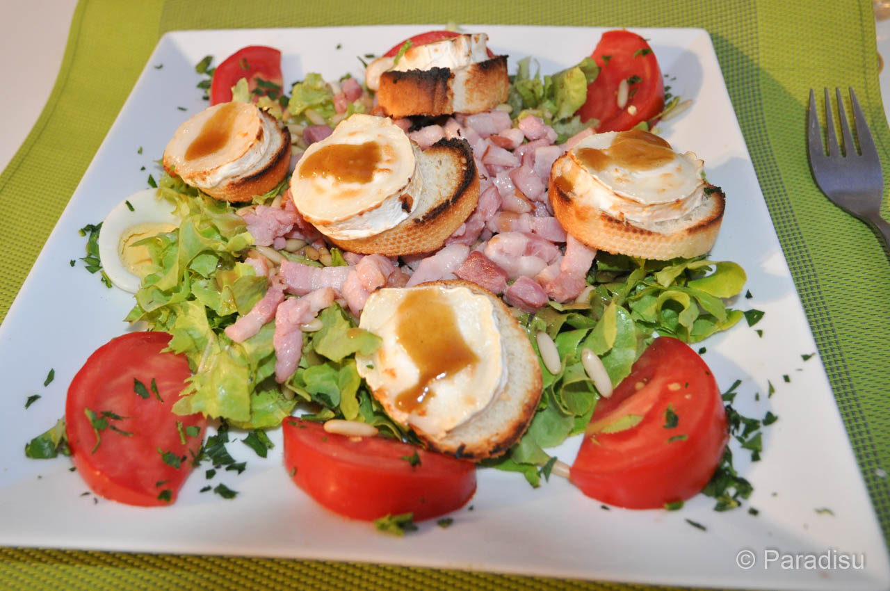 Spezialitäten Korsikas Salade Chèvre Chaud
